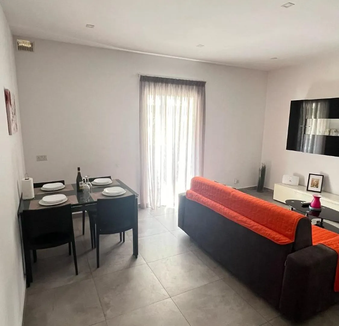 Cosy One Bedroom Apartment In Gzira - Petar